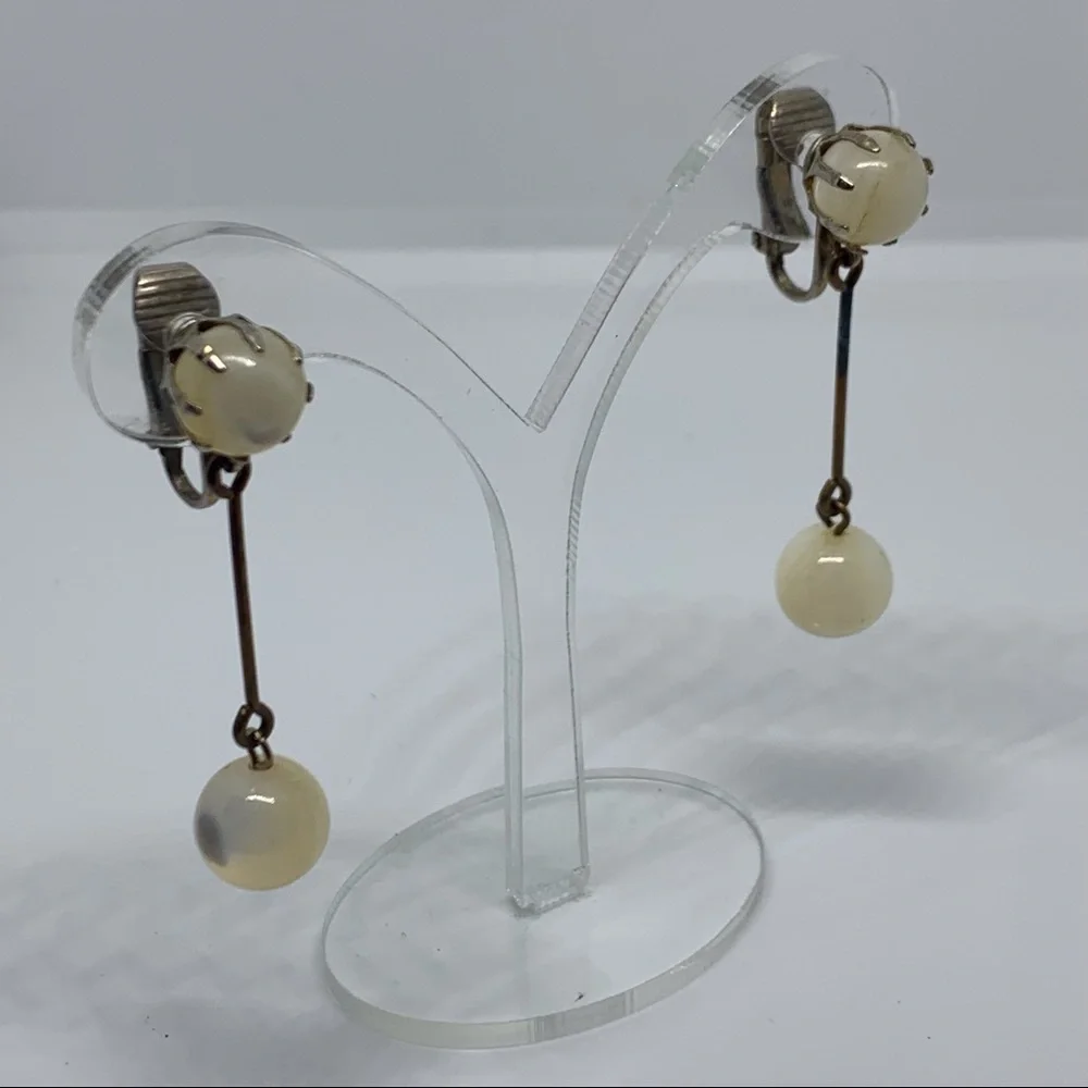 Vintage “Pearl” earrings